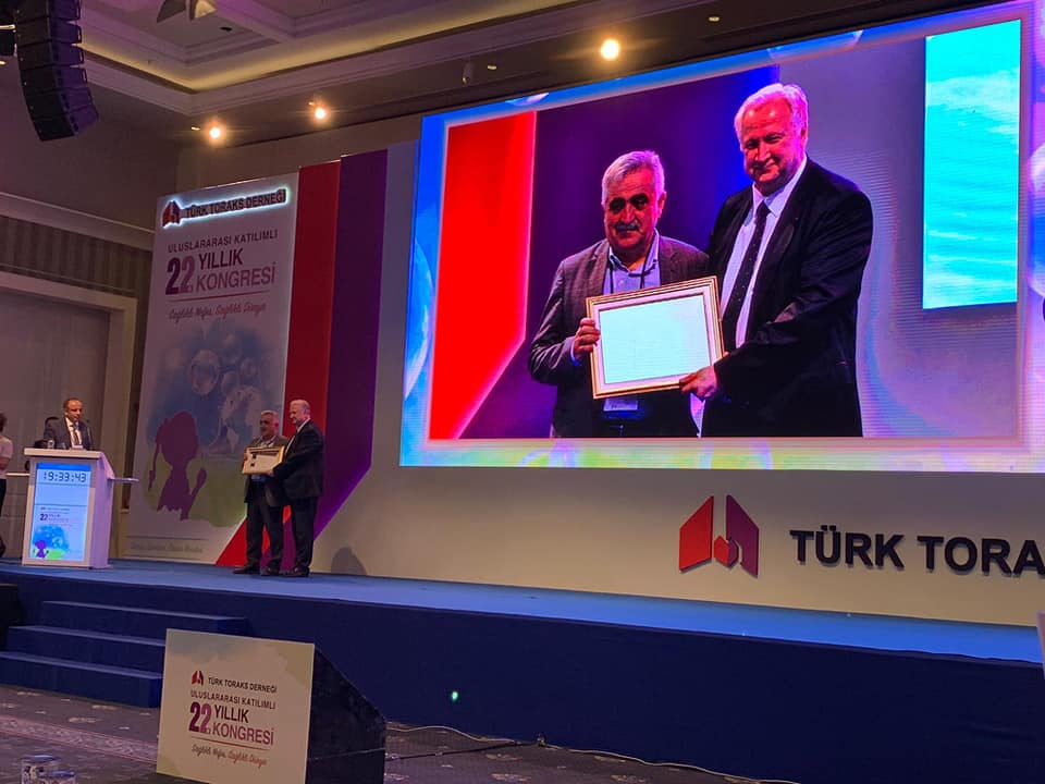 Prof. Dr. Zeki Kılıçaslan’ı Prof. Dr. Y. İzzettin Barış Hizmet Ödülü